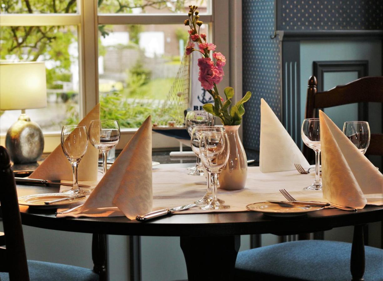 Hotel Landhaus Steinfeld Greetsiel Esterno foto