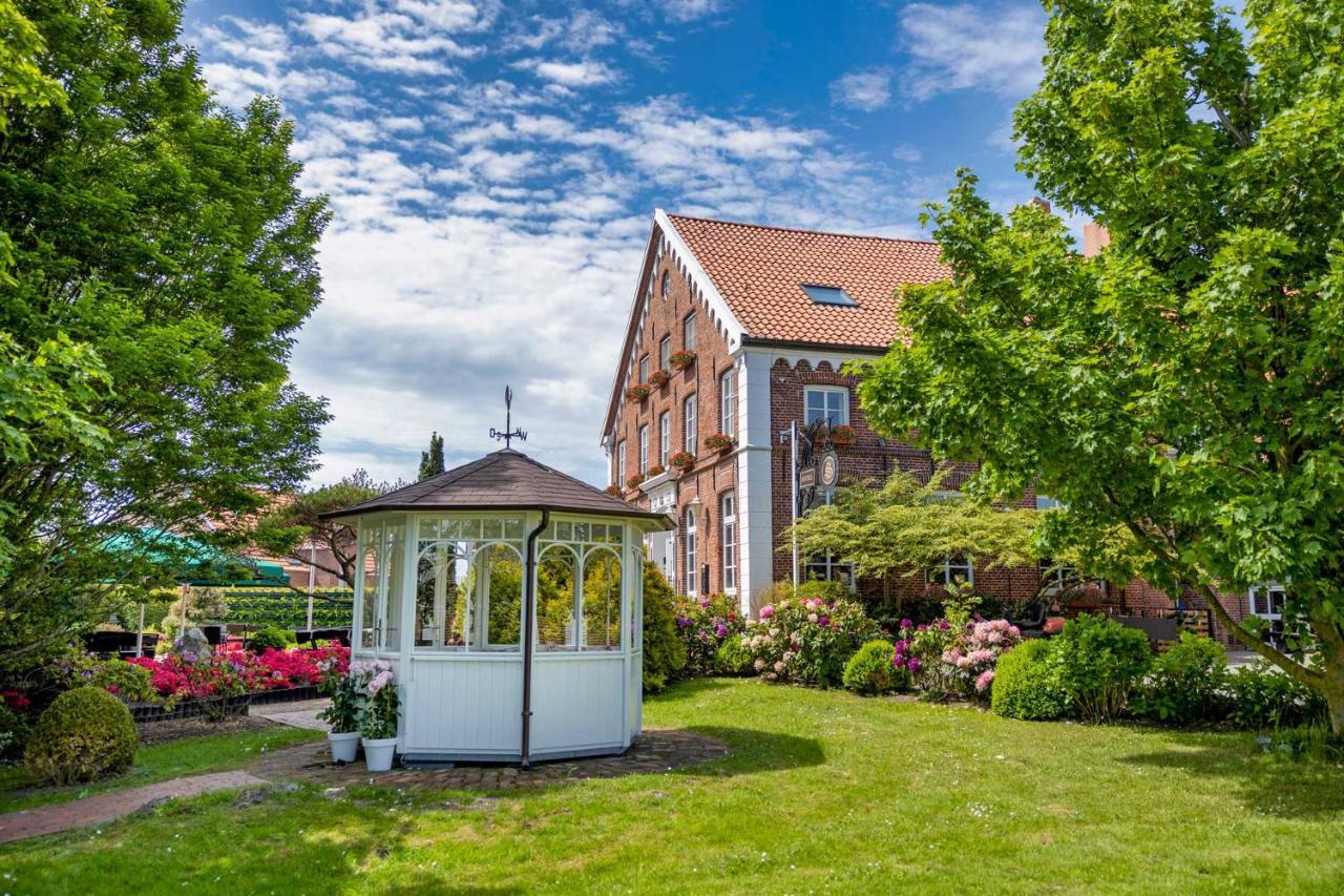 Hotel Landhaus Steinfeld Greetsiel Esterno foto