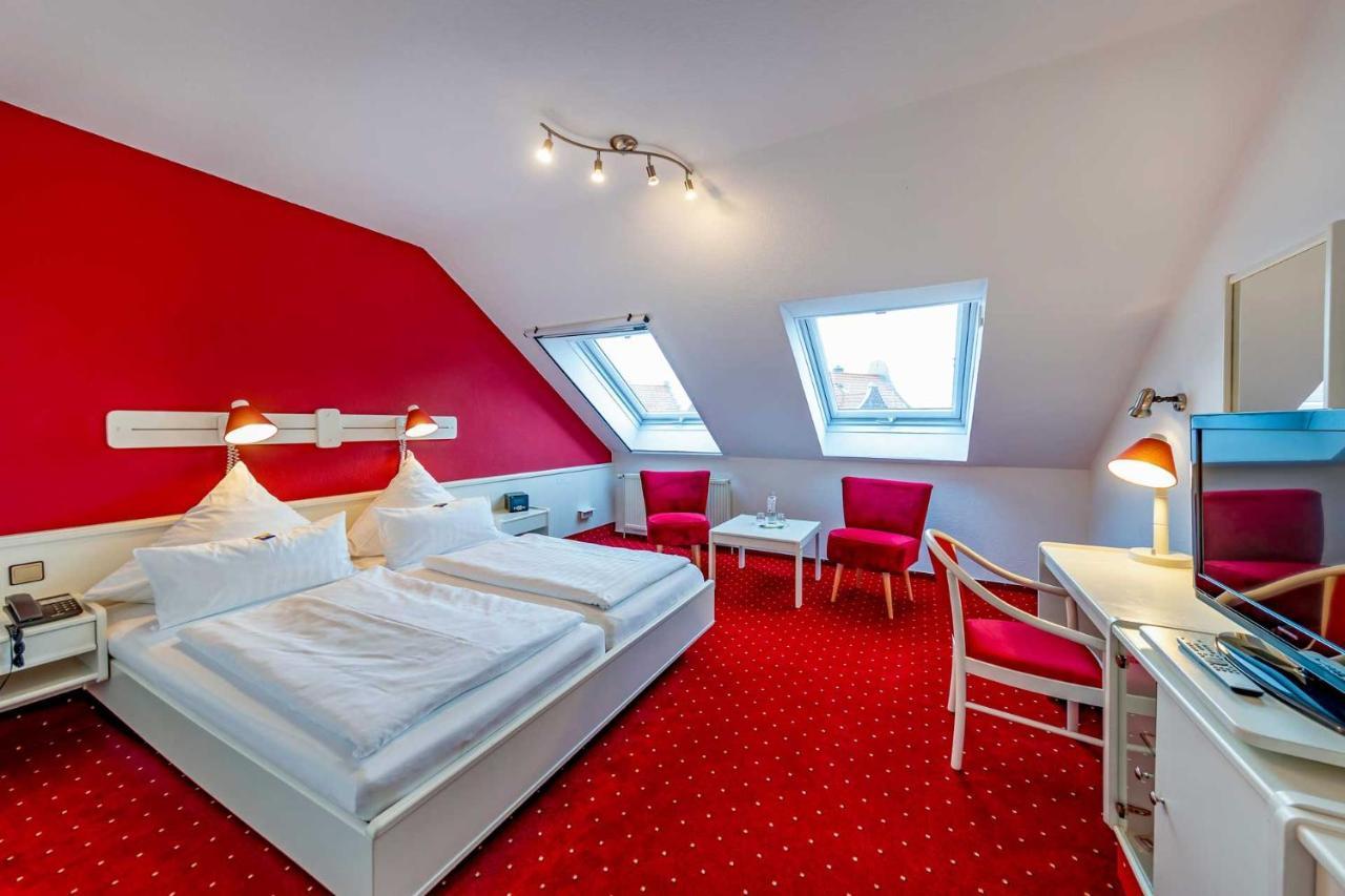 Hotel Landhaus Steinfeld Greetsiel Esterno foto
