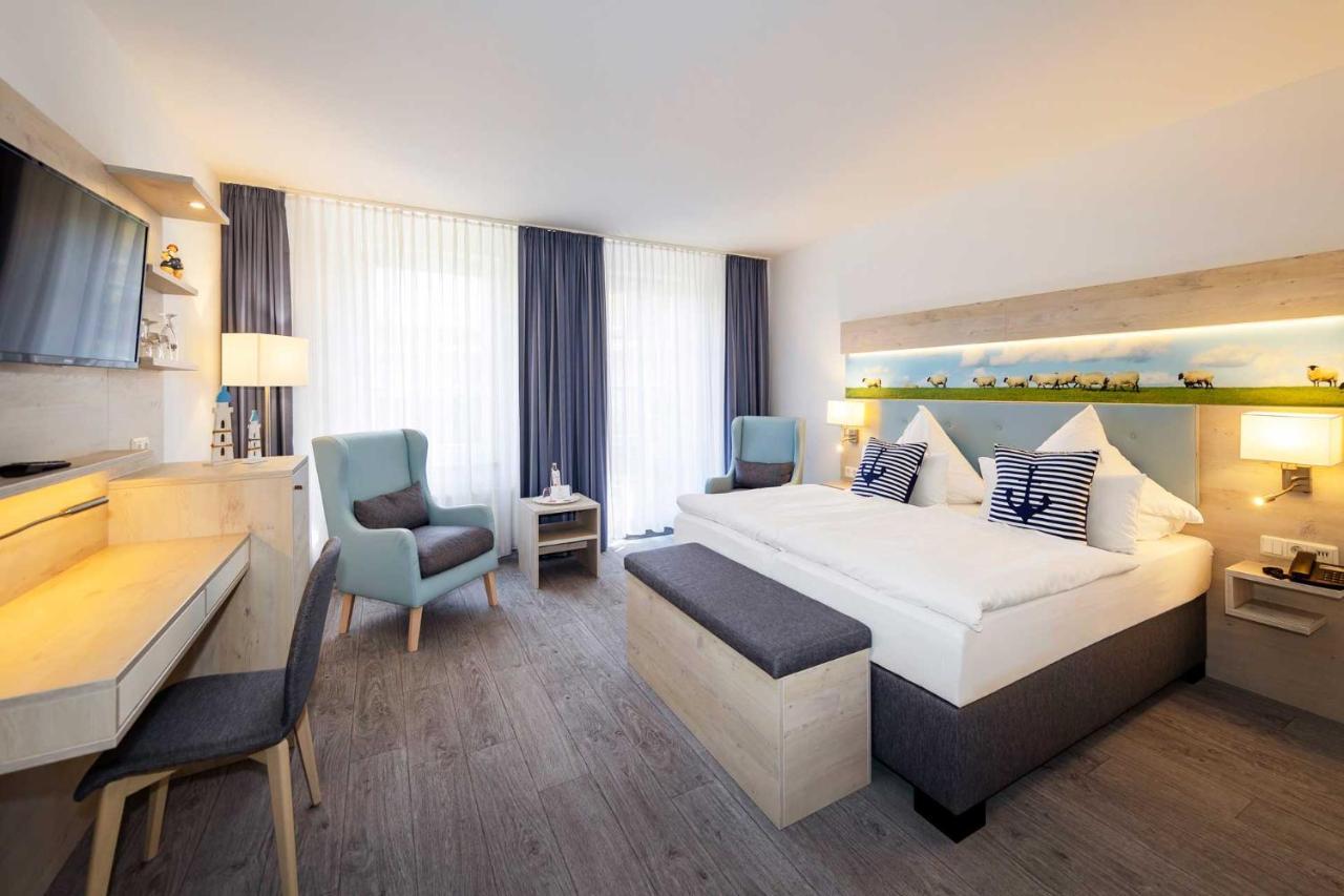 Hotel Landhaus Steinfeld Greetsiel Esterno foto
