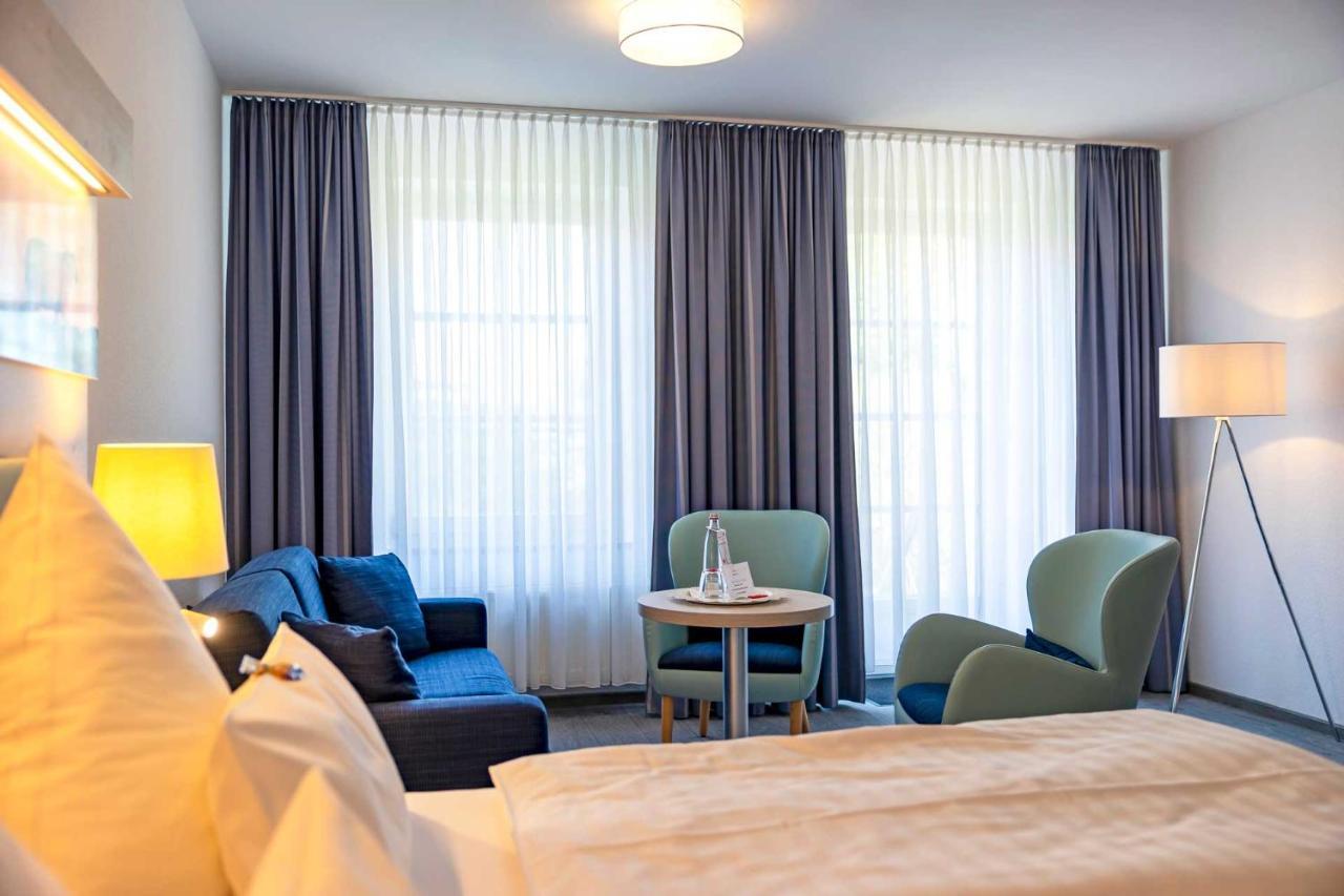 Hotel Landhaus Steinfeld Greetsiel Esterno foto