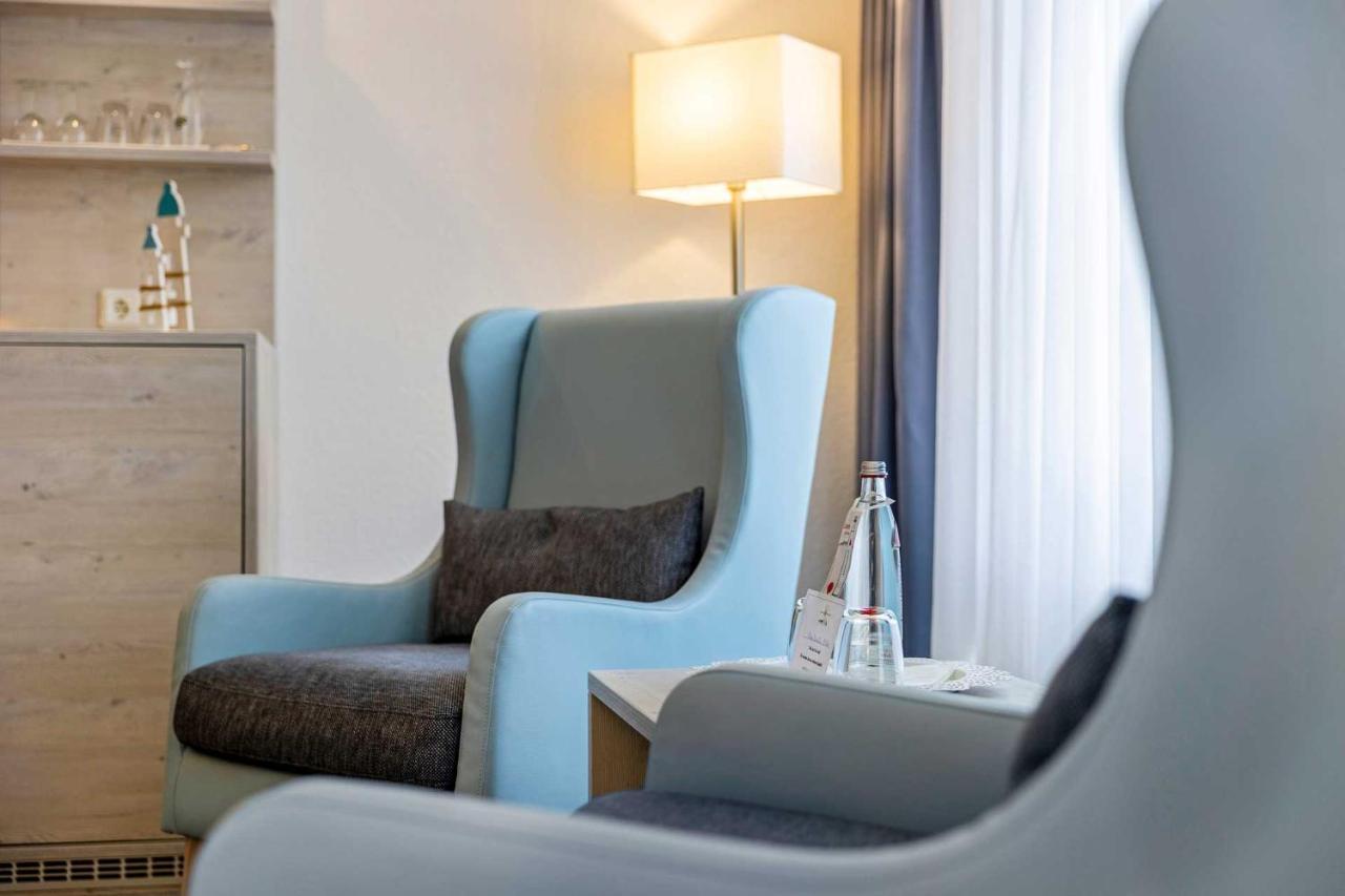 Hotel Landhaus Steinfeld Greetsiel Esterno foto