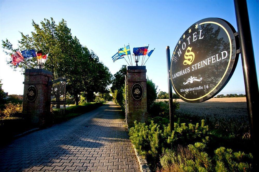 Hotel Landhaus Steinfeld Greetsiel Esterno foto