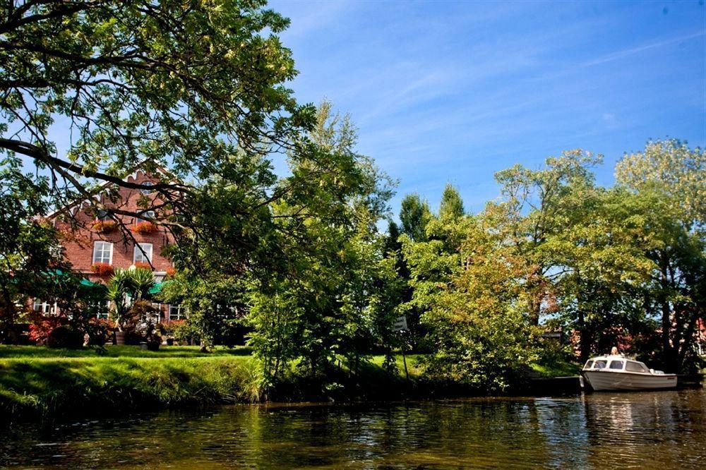 Hotel Landhaus Steinfeld Greetsiel Esterno foto