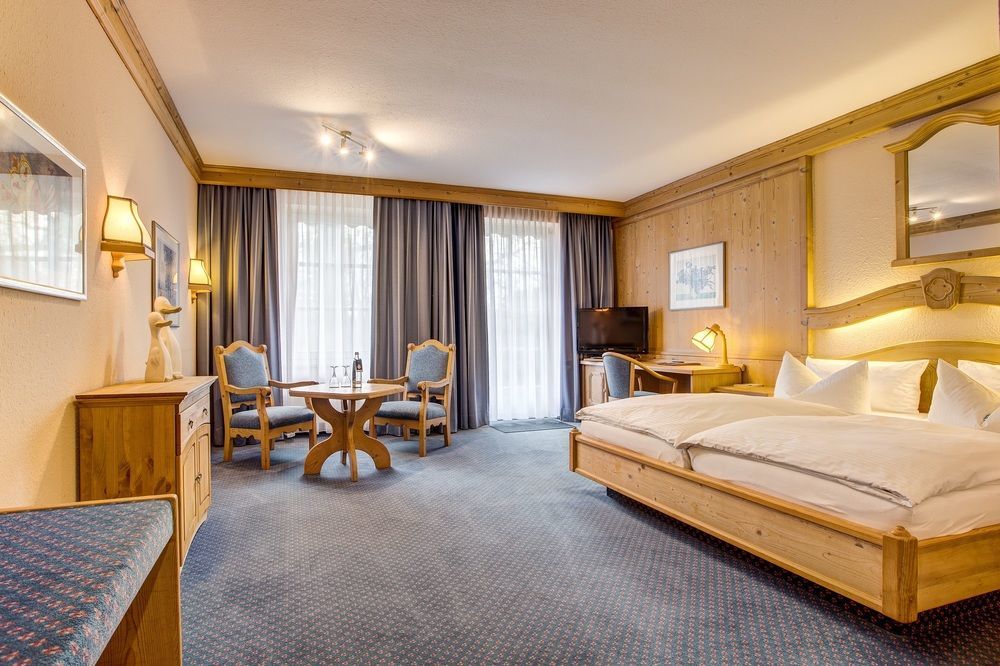 Hotel Landhaus Steinfeld Greetsiel Esterno foto